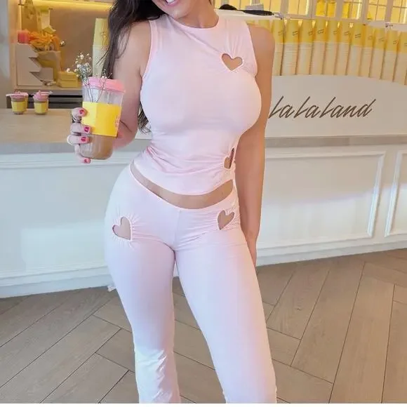 SOLD NWT NEW SKIMS Cherry Blossom Heart Cutout Flare Leggings Pink - Picture 2 of 9